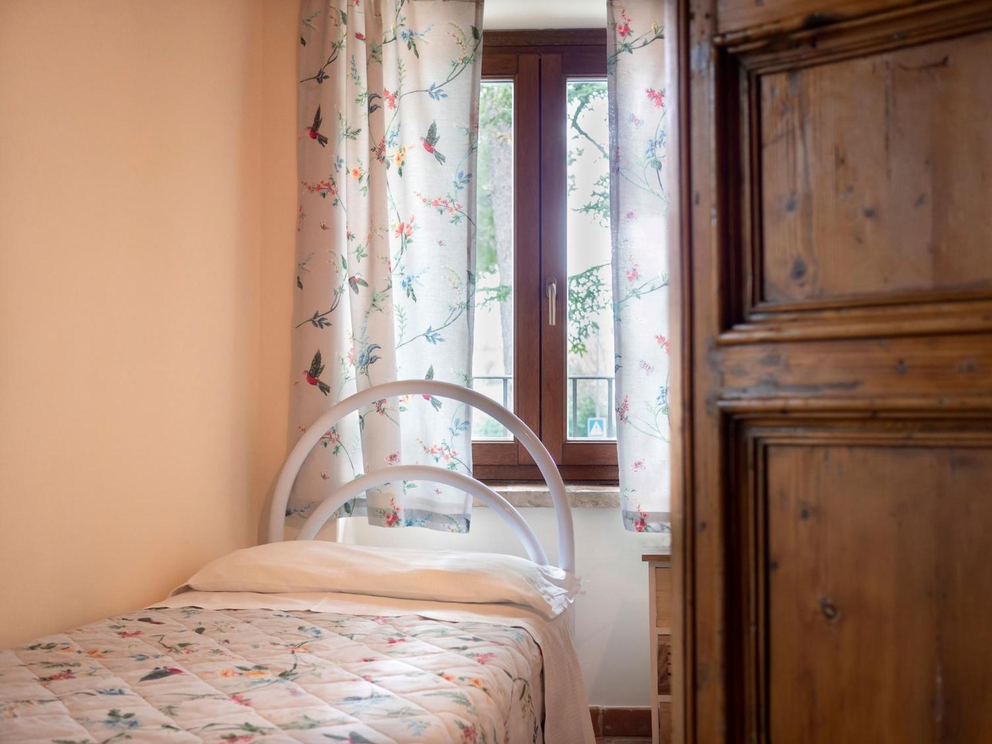 Stunning Apartment In Mombaroccio Near Metauro River Ngoại thất bức ảnh